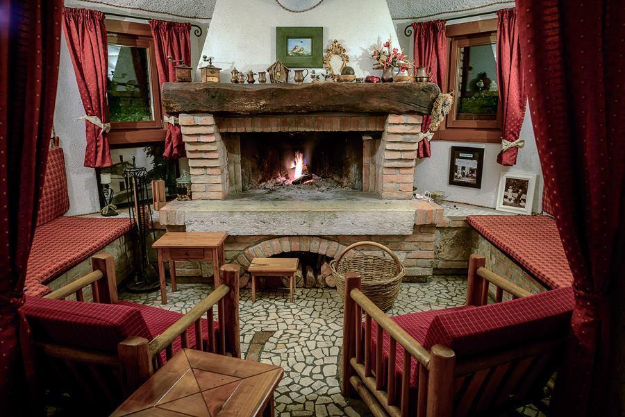 Hotel Calvi-Ristorante Mainor ヴィットリオ・ヴェネト エクステリア 写真