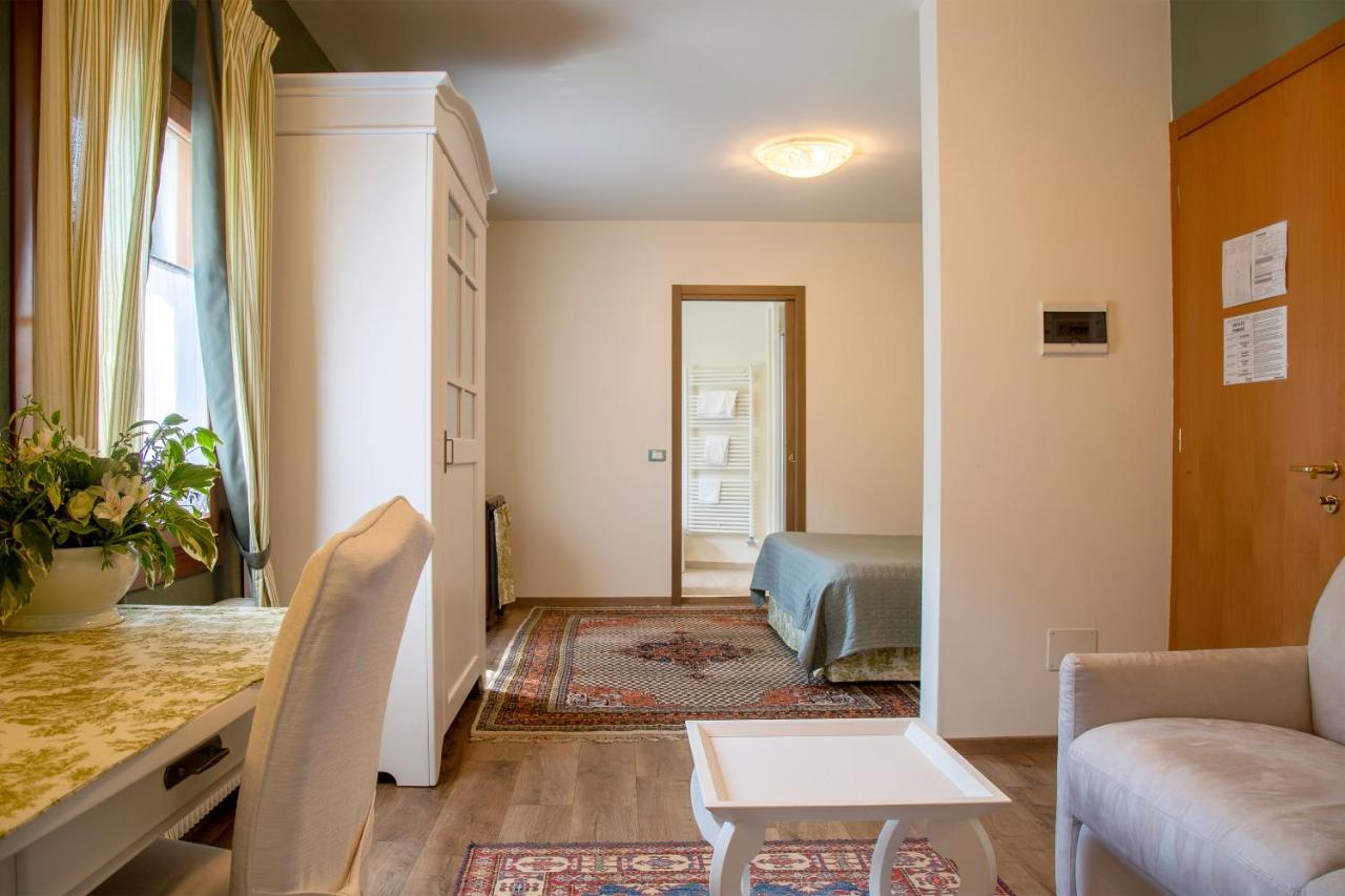 Hotel Calvi-Ristorante Mainor ヴィットリオ・ヴェネト エクステリア 写真