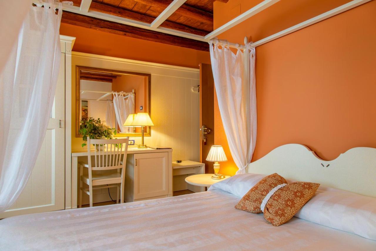 Hotel Calvi-Ristorante Mainor ヴィットリオ・ヴェネト エクステリア 写真