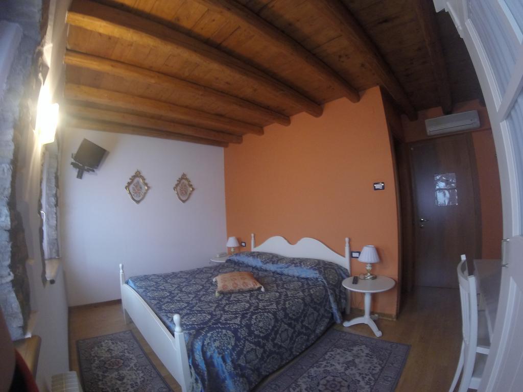 Hotel Calvi-Ristorante Mainor ヴィットリオ・ヴェネト エクステリア 写真